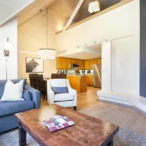 Powder's Edge By Latour And Apartment