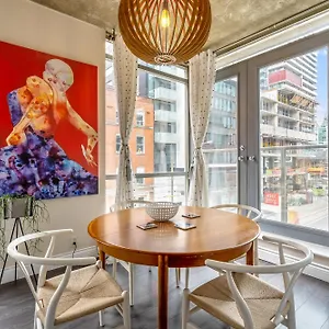 Apartment Spacious Corner Downtown 